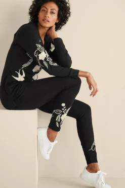 Soft Surroundings Miraflores Embroidered Legging><noscript><img width=