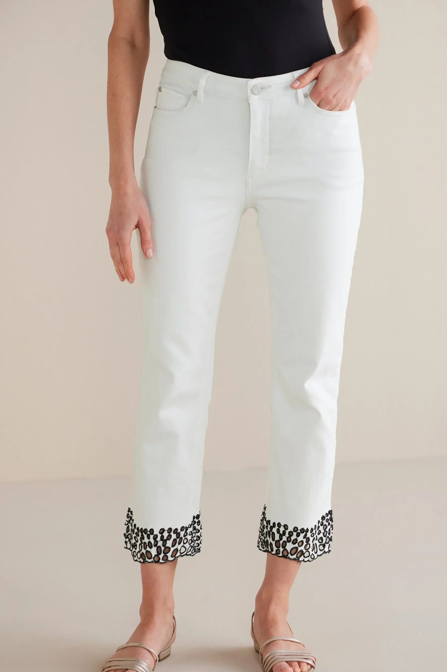Soft Surroundings Solene Eyelet Denim Crop Jeans> cropped|ankle
