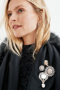 Soft Surroundings Zinnia Petal Brooch> rings & pins